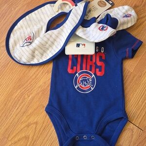MLB Chicago Cubs Newborn Set Bodysuit, Bib, Booties NWT Blue, Red Baseball $25